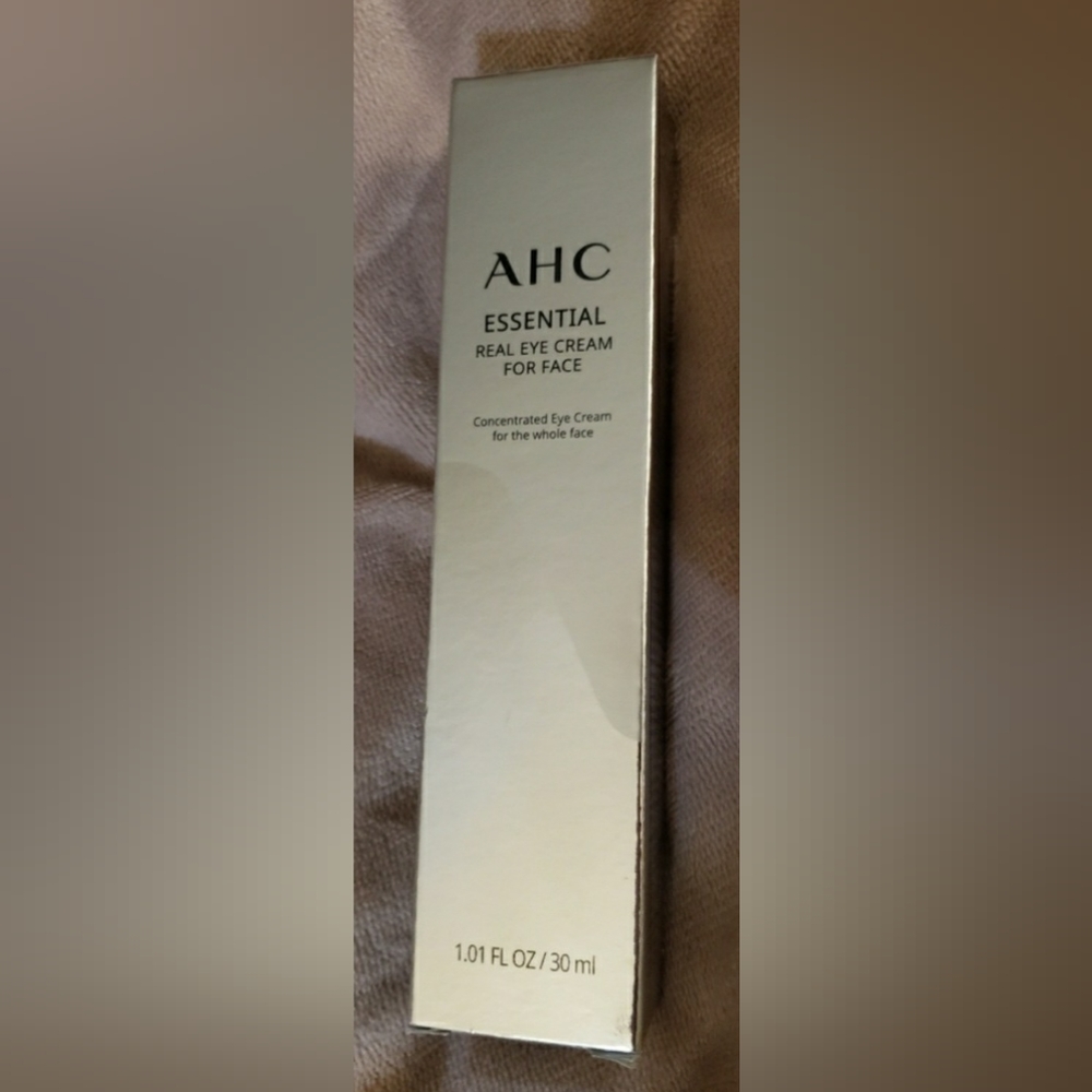 AHC ESSENTIAL EYE CREAM - Picture 9 of 10